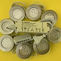 LED indbygningsspot med 24 dioder. Komplet sæt m/8 stk. spot og driver. Varm hvid