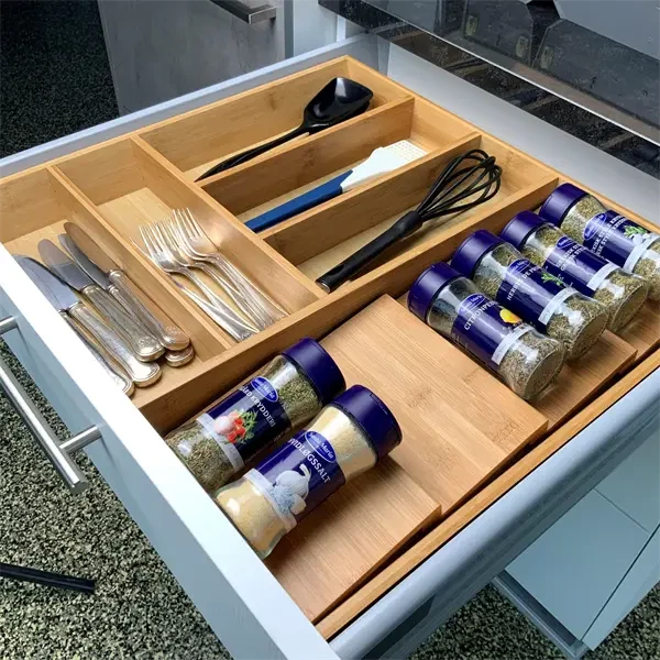 Bestikindsats til 60 cm skuffe med krydderiholder