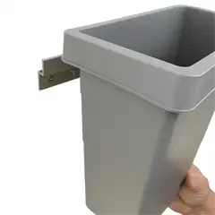 Graa-affaldsspand-3liter-haengt-op-inde-i-skabet-med-vaegbeslag-o3-bred-montering