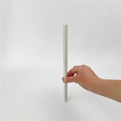 Hjørneliste i hvidmalet aluminium 250mm x 10/15mm