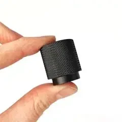 "Riflet" knopgreb mat sort