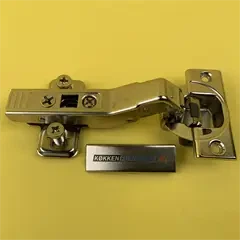 Blum diagonal hængsel med integreret dæmpning