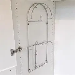 Kosteskabsstativ inkl. skruer for montage