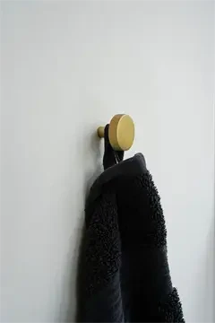 Møbelknop i børstet massiv messing med lak og med diamond cut 30mm