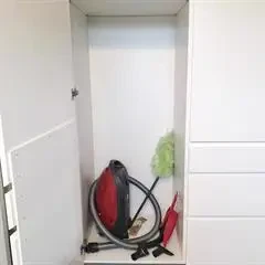 Stativ til kosteskab