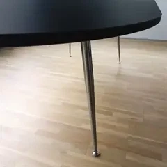 Skrå konisk bordben i mat børstet stål med AutoStille knop - 1 stk