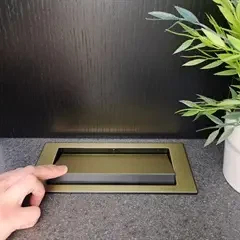 EvoLine BackFlip - messing  - stikkontakt til bordplade