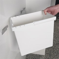 hvid spand med ophængsbeslag