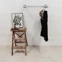 REDUCT SOAR SMALL - Tøjstativ af vandrør - Lille: 30-70cm